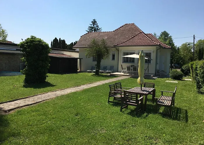 Semesterbostad Ida Balatonmáriafürdő